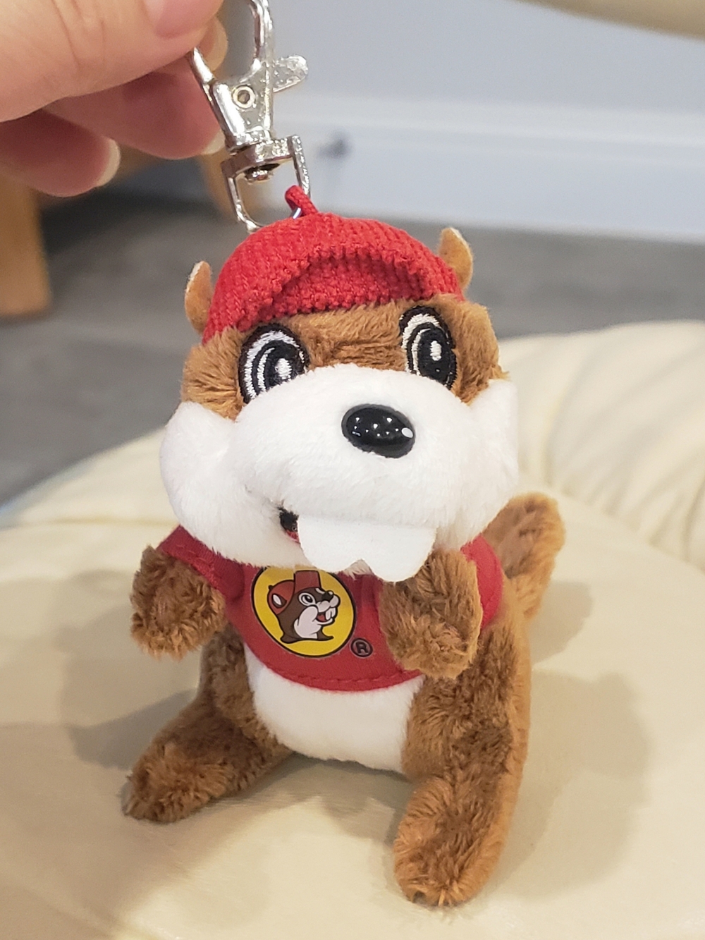 Buc-ee’s Beaver Cute Key Chain - Picture 4 of 9